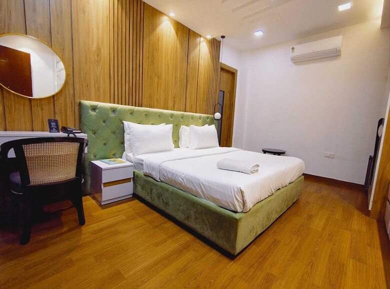 Hotel The Hoften Elite Millennium City, Gurugram