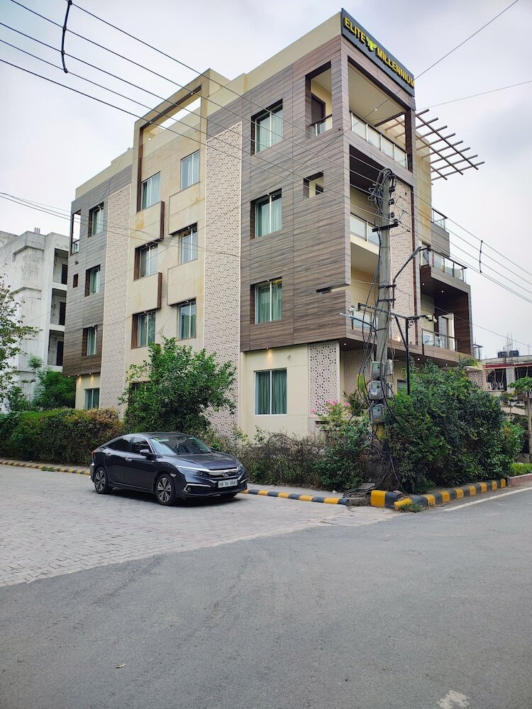 Hotel The Hoften Elite Millennium City, Gurugram