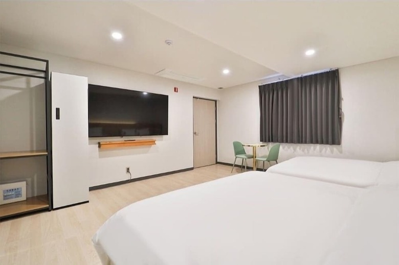 Hotel 701