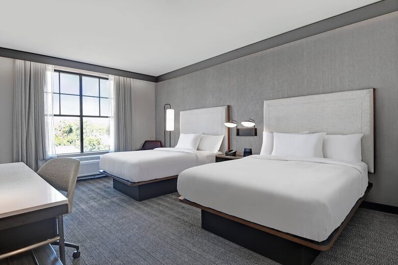 Hotel Courtyard By Marriott Manhattan Aggieville