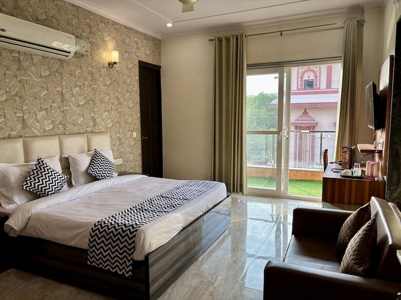 Hotel Homefort Stays, Millennium City Centre Gurugram