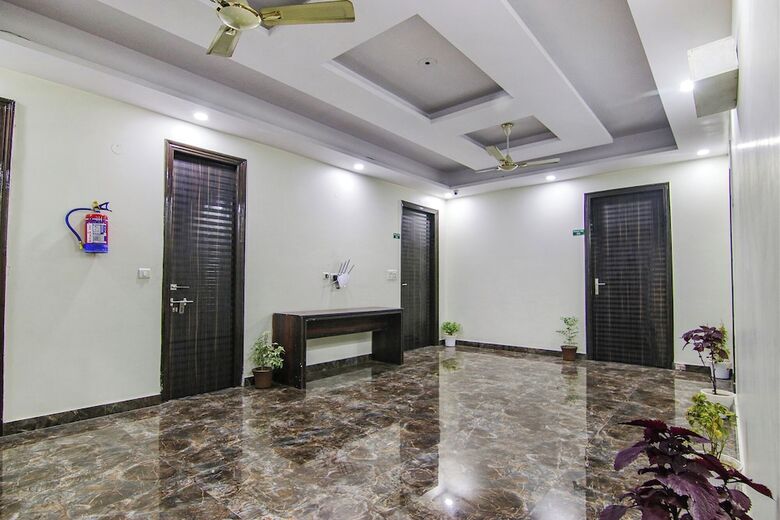 Hotel Homefort Stays, Millennium City Centre Gurugram