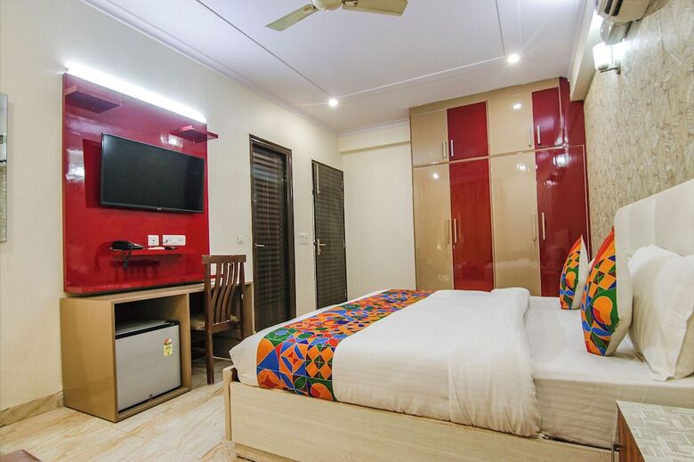 Hotel Homefort Stays, Millennium City Centre Gurugram