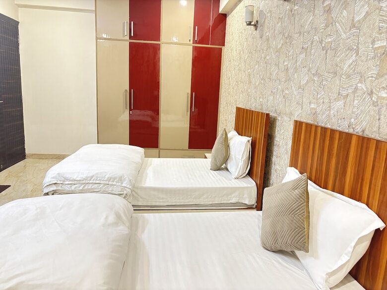 Hotel Homefort Stays, Millennium City Centre Gurugram
