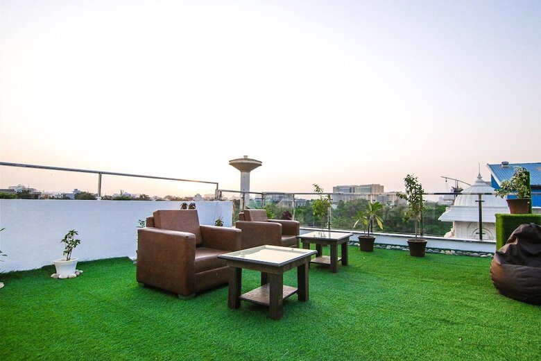 Hotel Homefort Stays, Millennium City Centre Gurugram
