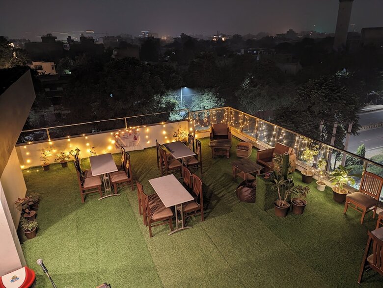 Hotel Homefort Stays, Millennium City Centre Gurugram