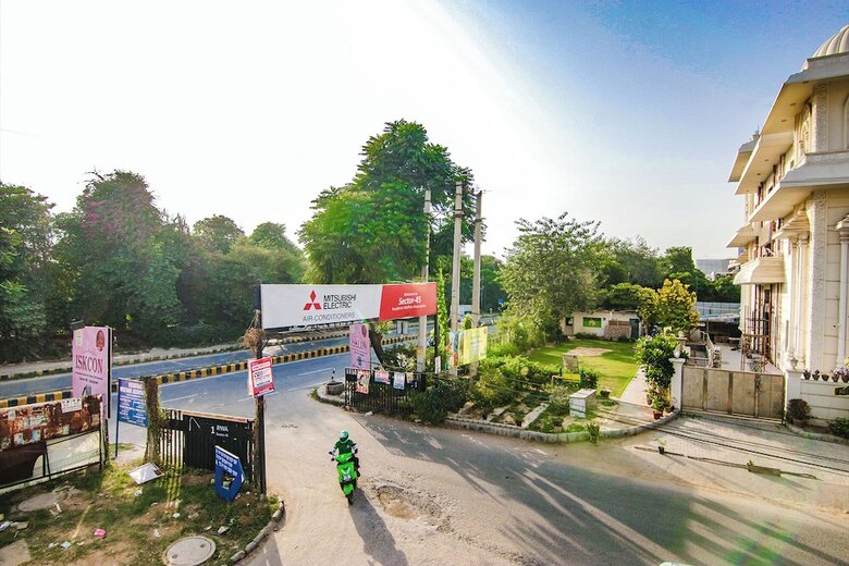 Hotel Homefort Stays, Millennium City Centre Gurugram