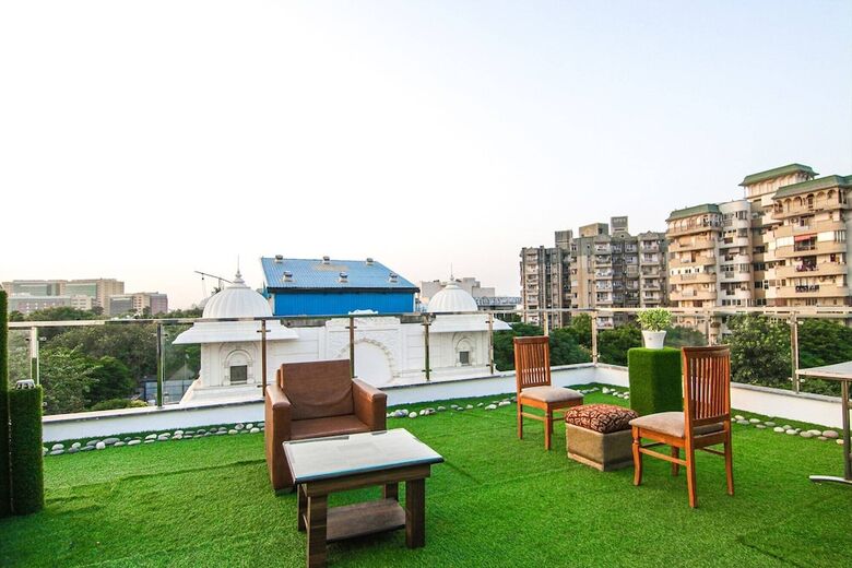 Hotel Homefort Stays, Millennium City Centre Gurugram