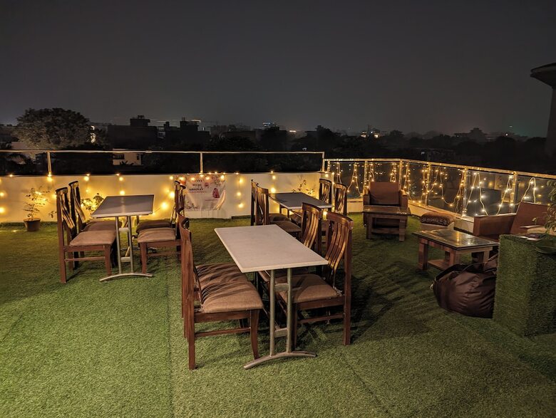 Hotel Homefort Stays, Millennium City Centre Gurugram