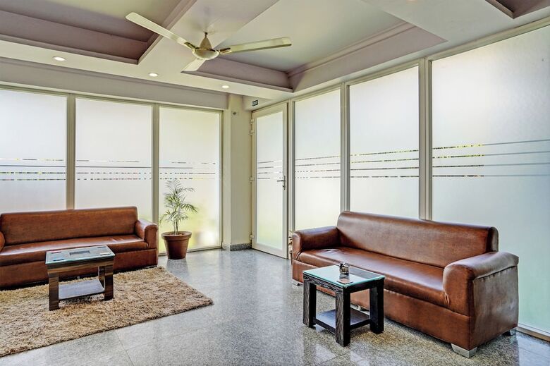 Hotel Homefort Stays, Millennium City Centre Gurugram