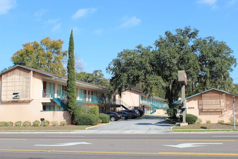 Motel Travelers Inn