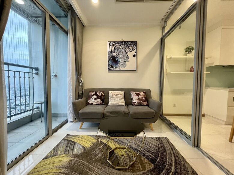 Hotel Lyshing Apartment In Vinhomes Luxury Landmark
