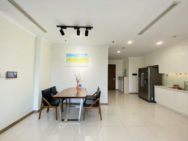 Hotel Lyshing Apartment In Vinhomes Luxury Landmark