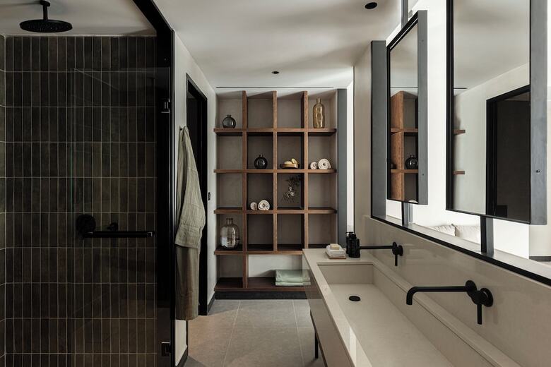 Hotel King Jason Zante ? Designed For Adults