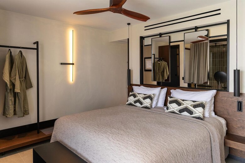Hotel King Jason Zante ? Designed For Adults