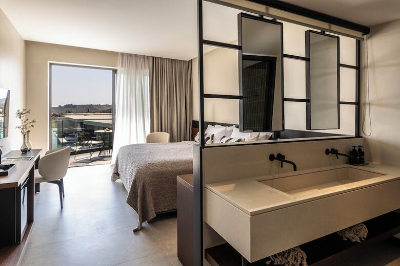 Hotel King Jason Zante ? Designed For Adults