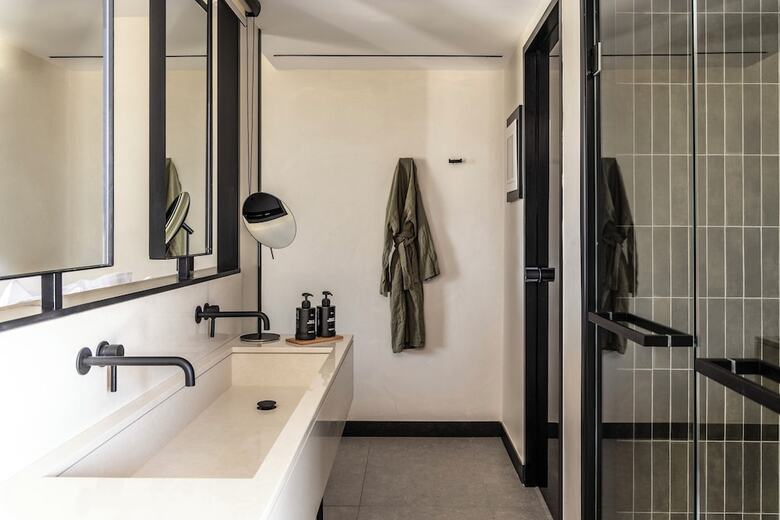 Hotel King Jason Zante ? Designed For Adults