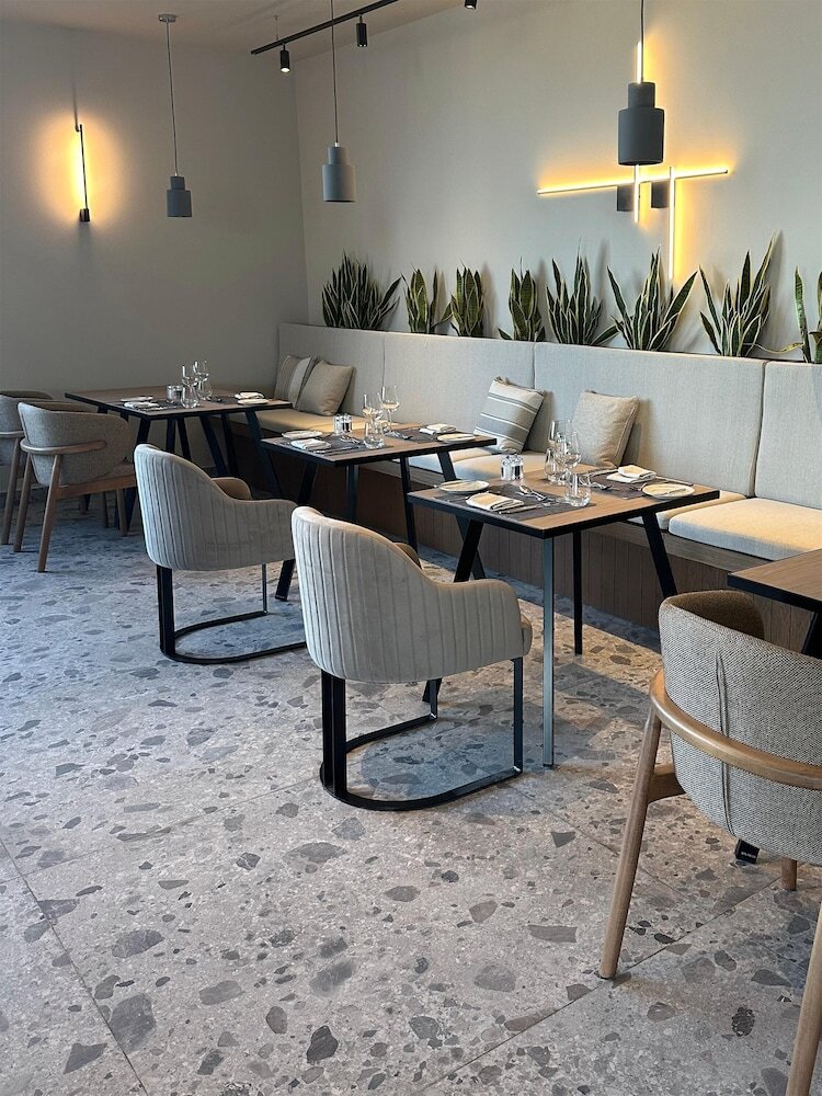 Hotel King Jason Zante ? Designed For Adults