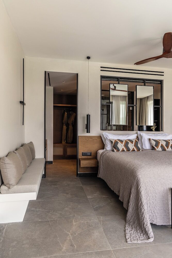 Hotel King Jason Zante ? Designed For Adults