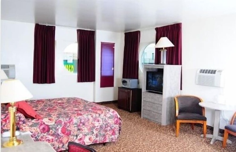 Hotel Amber Inn