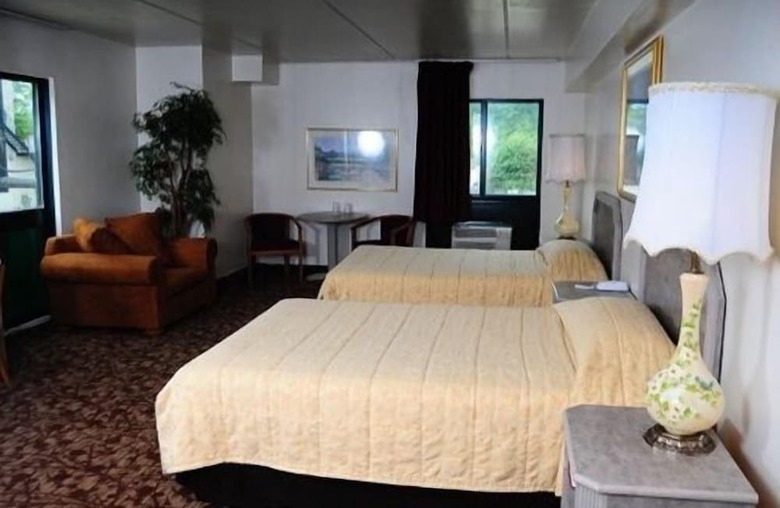 Hotel Amber Inn