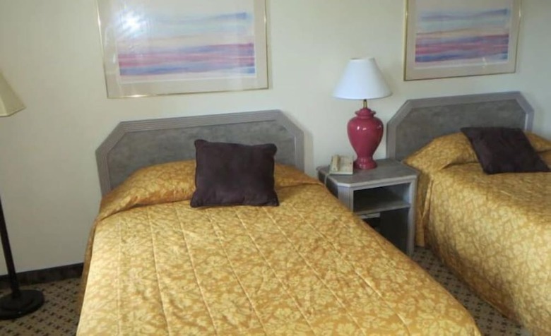 Hotel Amber Inn