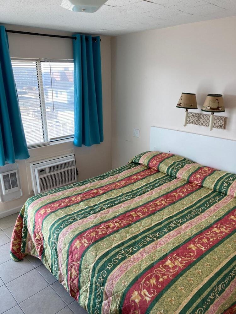 Surfside Motel
