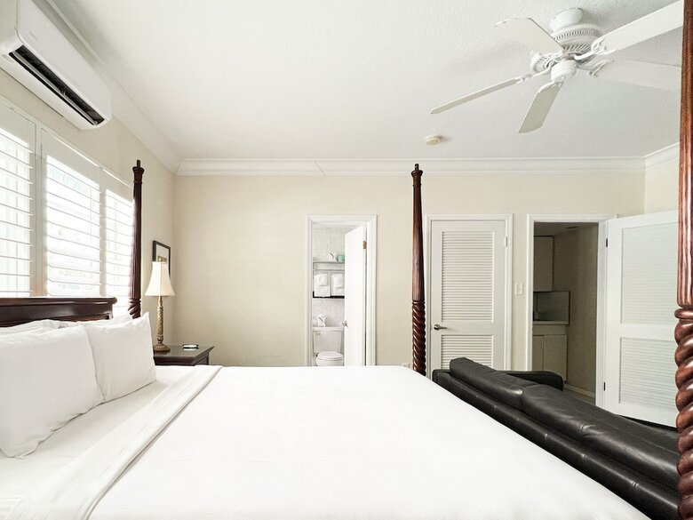 La Casa A North Beach Village Resort Hotel