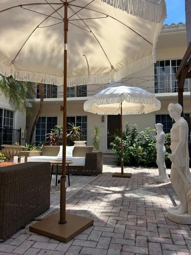 La Casa A North Beach Village Resort Hotel