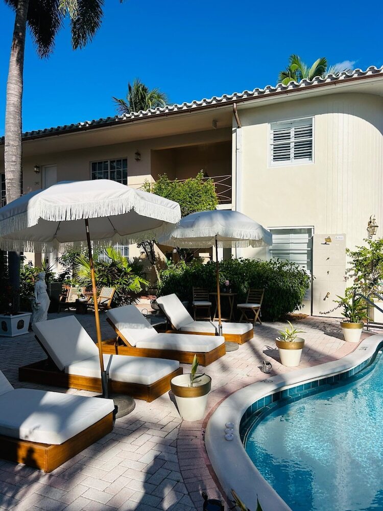 La Casa A North Beach Village Resort Hotel