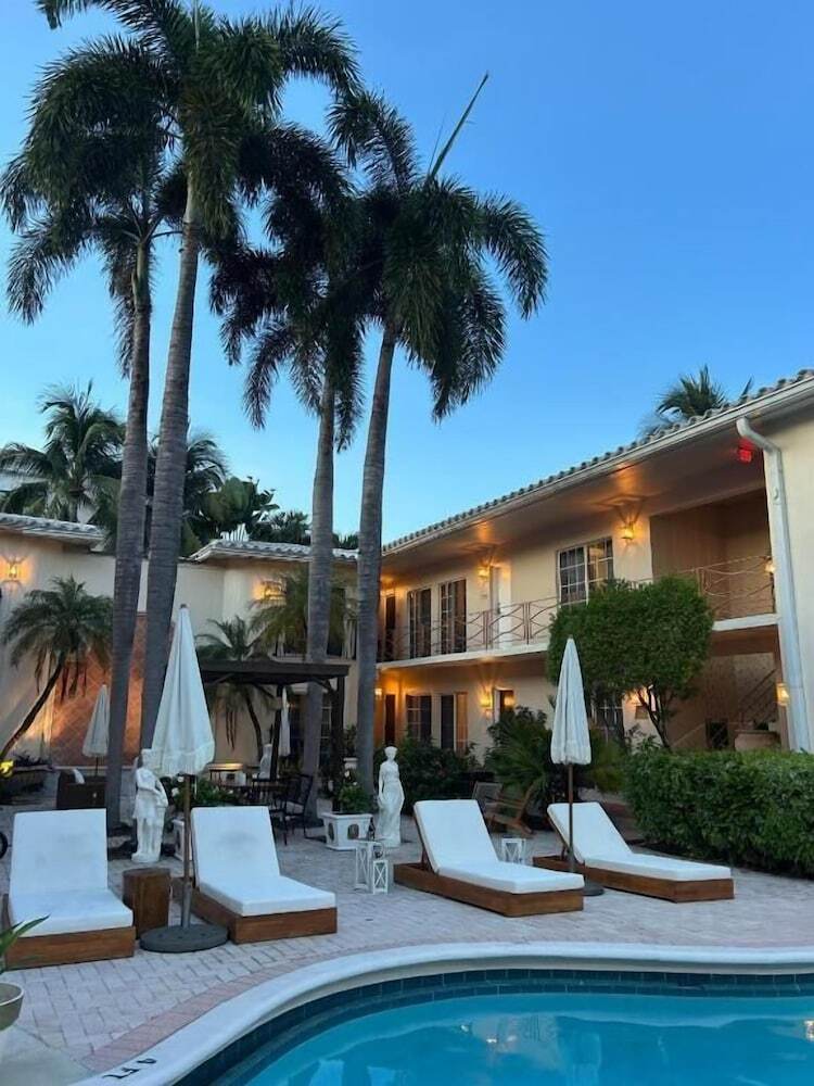La Casa A North Beach Village Resort Hotel