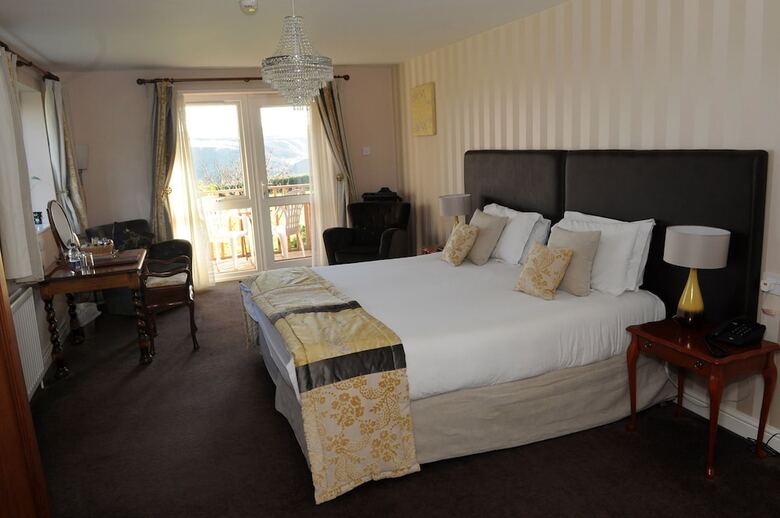 The Cliffemount Hotel