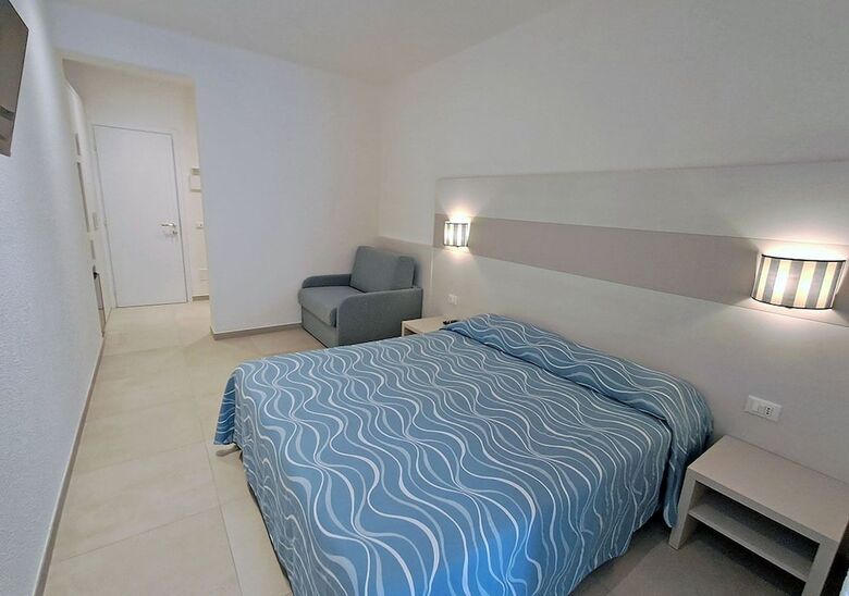 Hotel Crystal & Residence