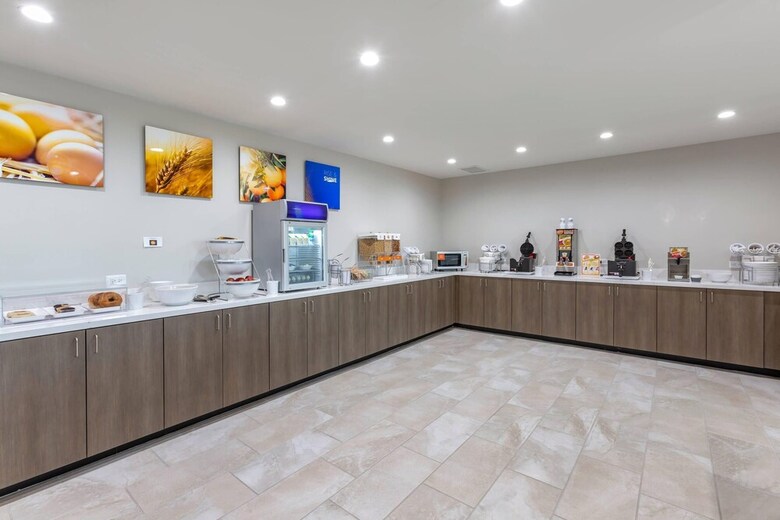 Hotel Comfort Suites Scottsdale Talking Stick Entertainment District
