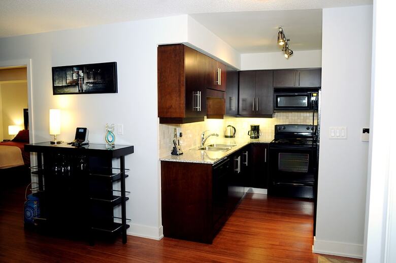 Aparthotel Jj Furnished Apartments Downtown Toronto: Element