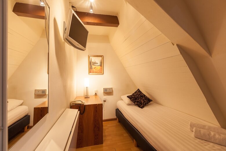 Townhouse Hotel