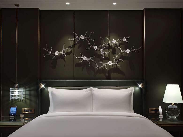 J Hotel, Shanghai Tower
