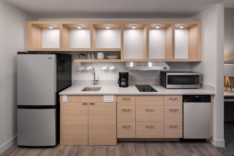Hotel Towneplace Suites By Marriott West Kelowna