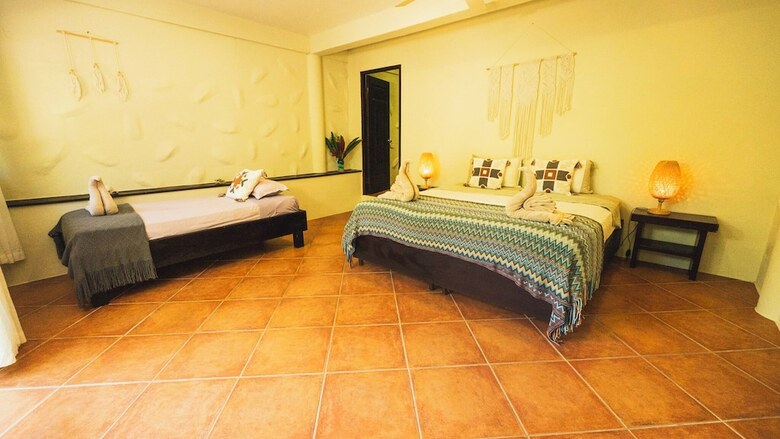 Playa Bluff Hotel