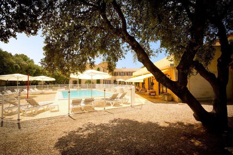 Hotel H�tel C�t� Ventoux