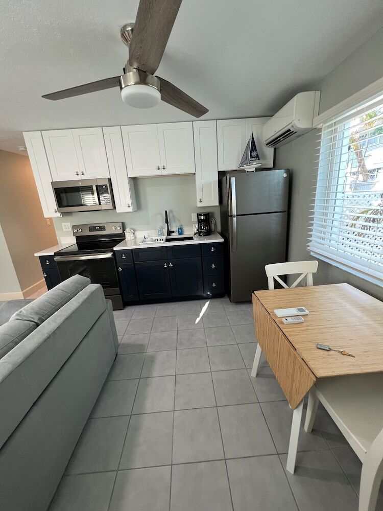 Hotel Tarpon Tale Inn