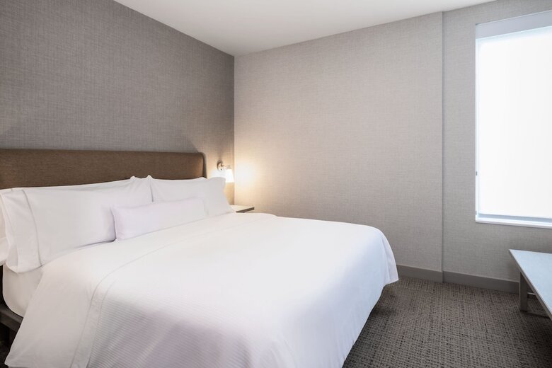 Hotel Element San Jose Airport