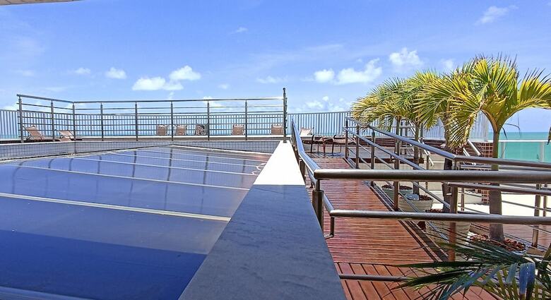 Happy Hotel Mana�ra