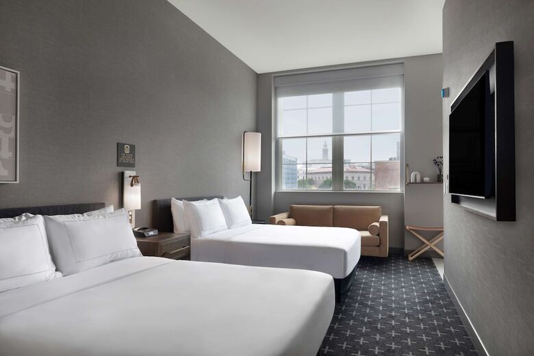 Hotel The Slate Denver, Tapestry Collection By Hilton