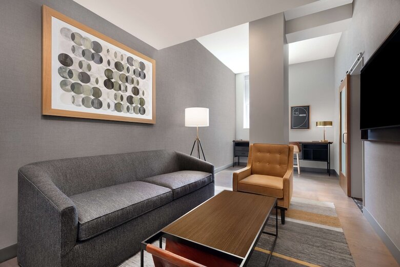 Hotel The Slate Denver, Tapestry Collection By Hilton