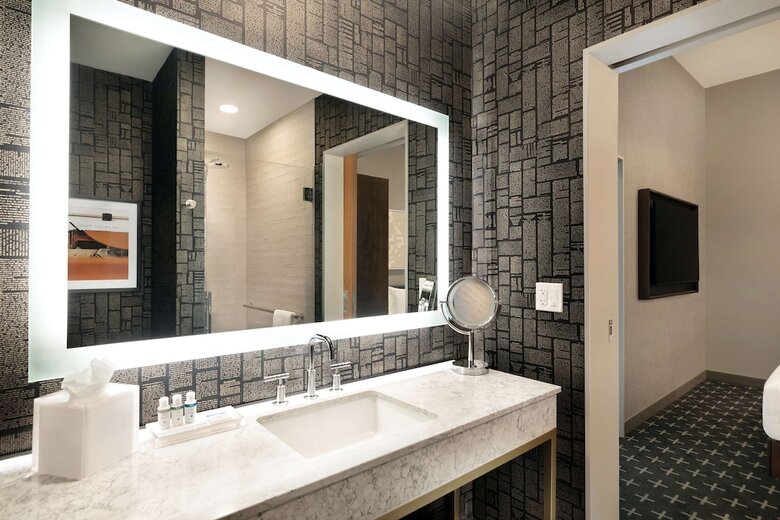 Hotel The Slate Denver, Tapestry Collection By Hilton