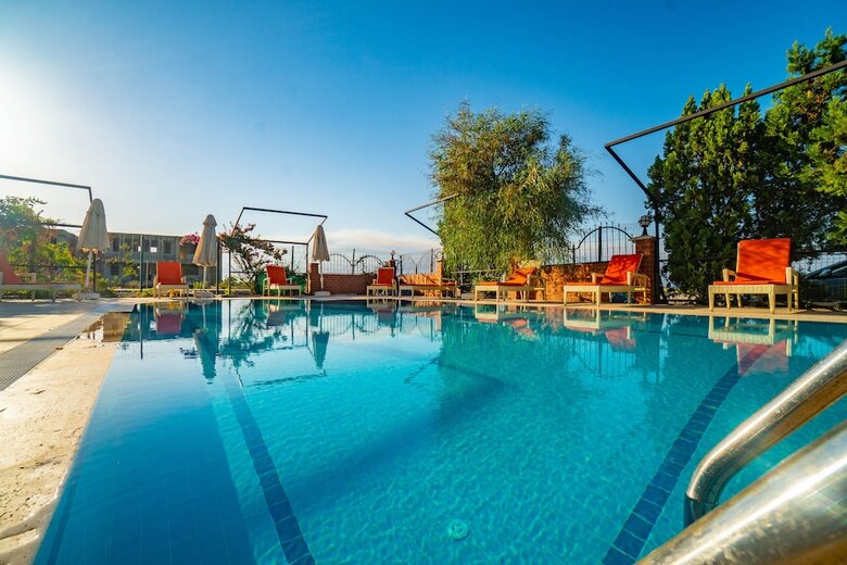 Prenses Sealine Beach Hotel