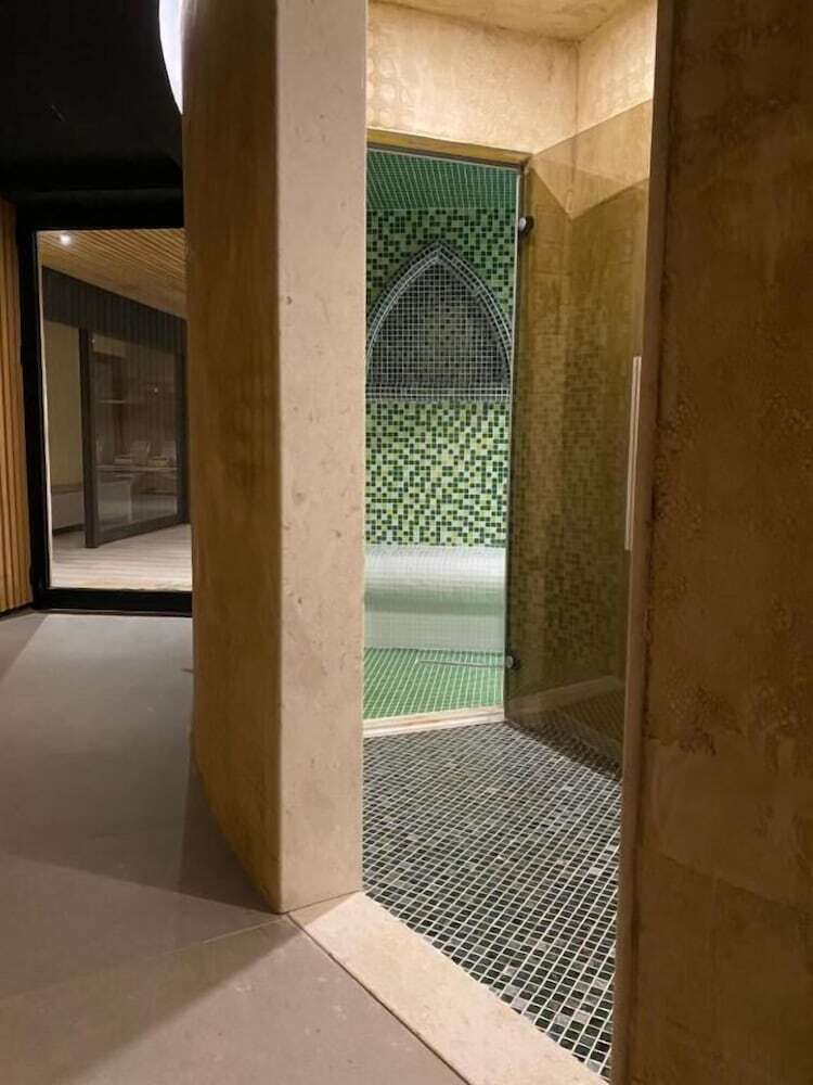 Eter Hotel