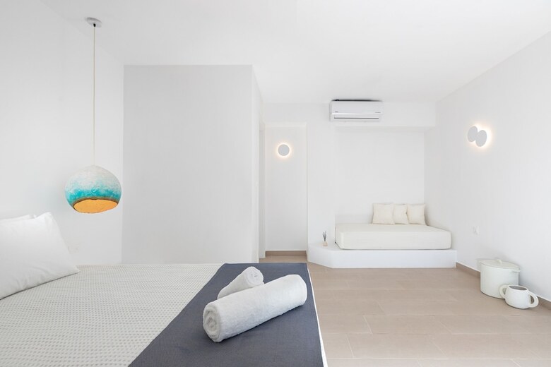 Voca Hotel & Suites