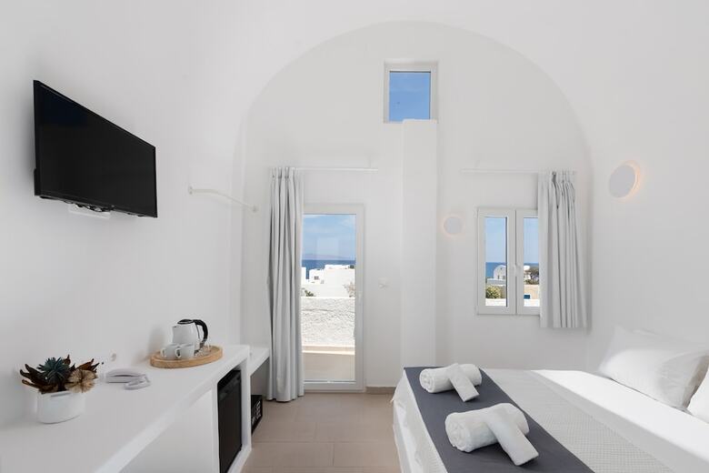 Voca Hotel & Suites